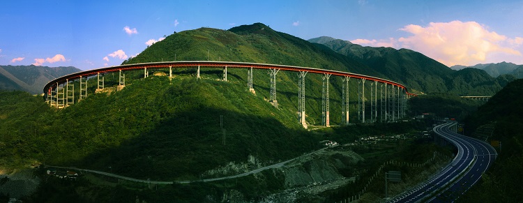 1715848946698090.jpg 3-雅西高速公路干海子大橋.jpg