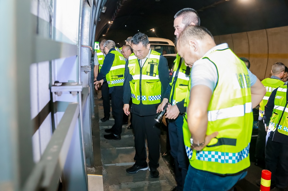 1729675785610069836.jpg 2.jpg